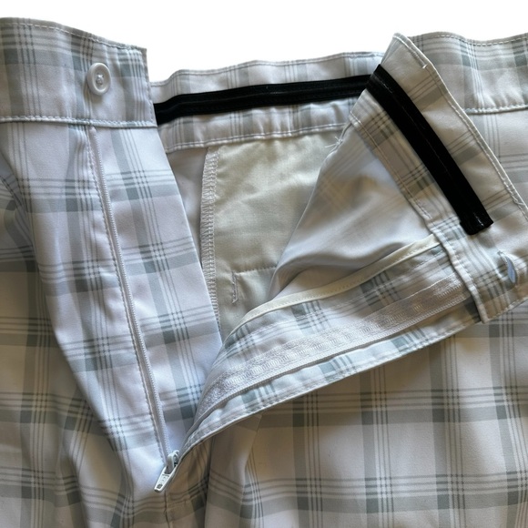 Russell Athletic White and Gray Flat Front Mens Shorts SZ 44 - Picture 7 of 14